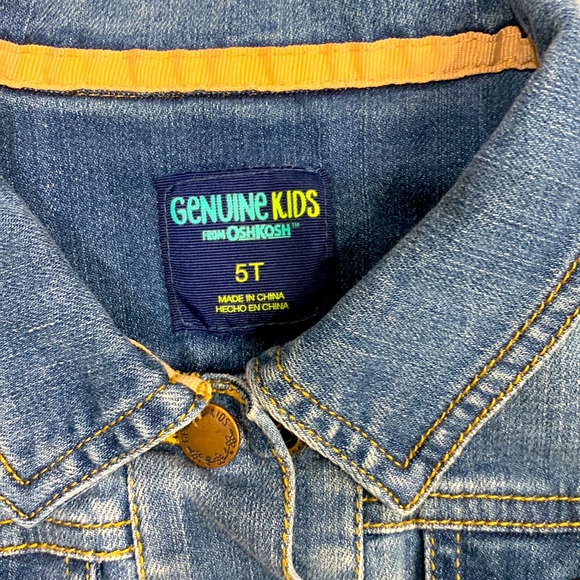 OSHKOSH genuine kids. Girls Jean jacket. Size.5T - Picture 2 of 3